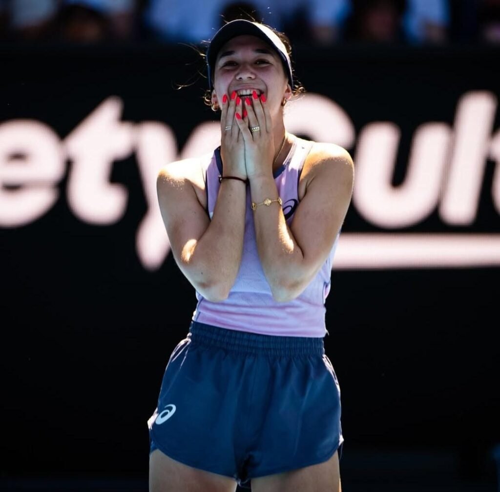 Tenista Eva Lys entra na chave dez minutos antes de jogo e avança à segunda rodada do Australian Open