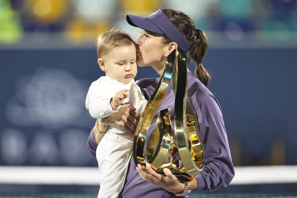 WTA e PIF anunciam a criação de fundo para licença-maternidade de tenistas