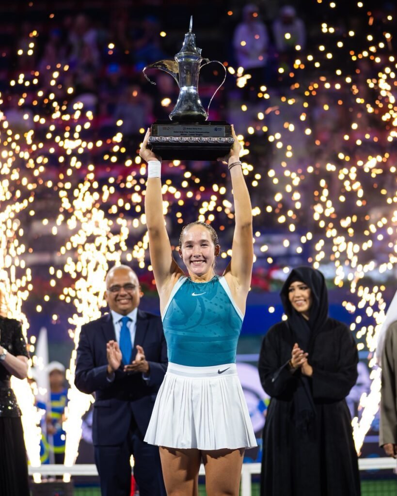 Mirra Andreeva é campeã do WTA 1000 de Dubai e entra para a história