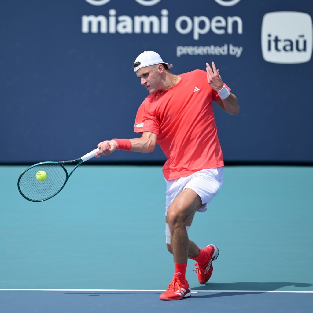 Jakub Mensik bate Taylor Fritz e está na final do Masters 1000 de Miami