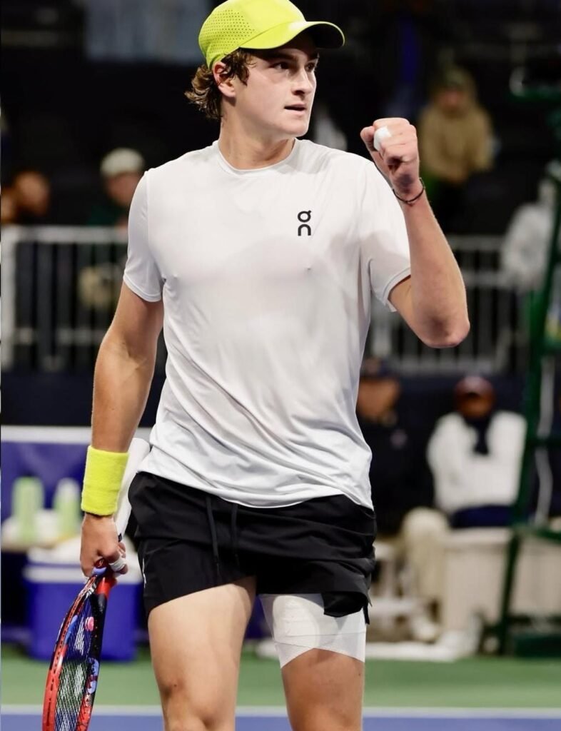 João Fonseca bate Bublik e é campeão do Challenger de Phoenix