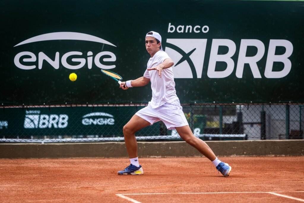 Leonardo Storck finaliza preparação para o Roland Garros Junior Series