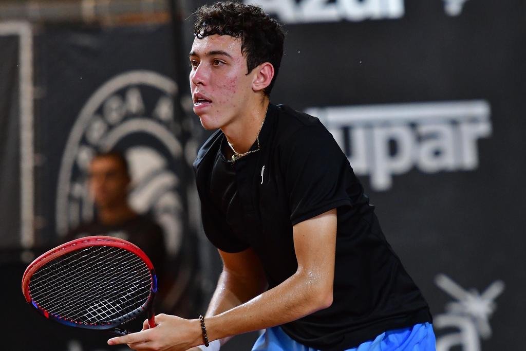 Três brasileiros estreiam nesta segunda no Challenger 50 de Santos
