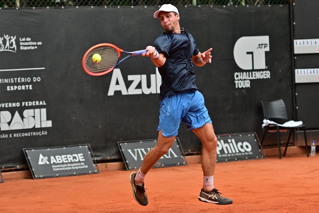 Oito brasileiros estreiam nesta terça no Challenger 50 de Santos
