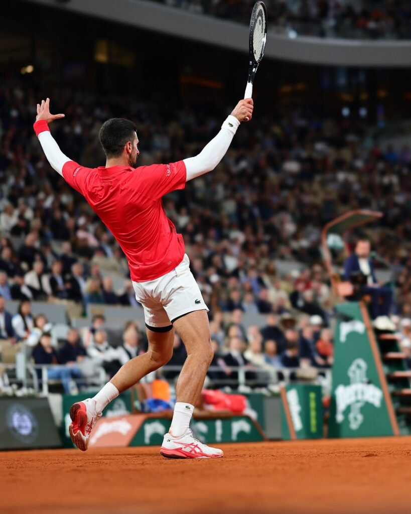 Djokovic e Zverev estreiam com vitória em Roland Garros, Medvedev é eliminado