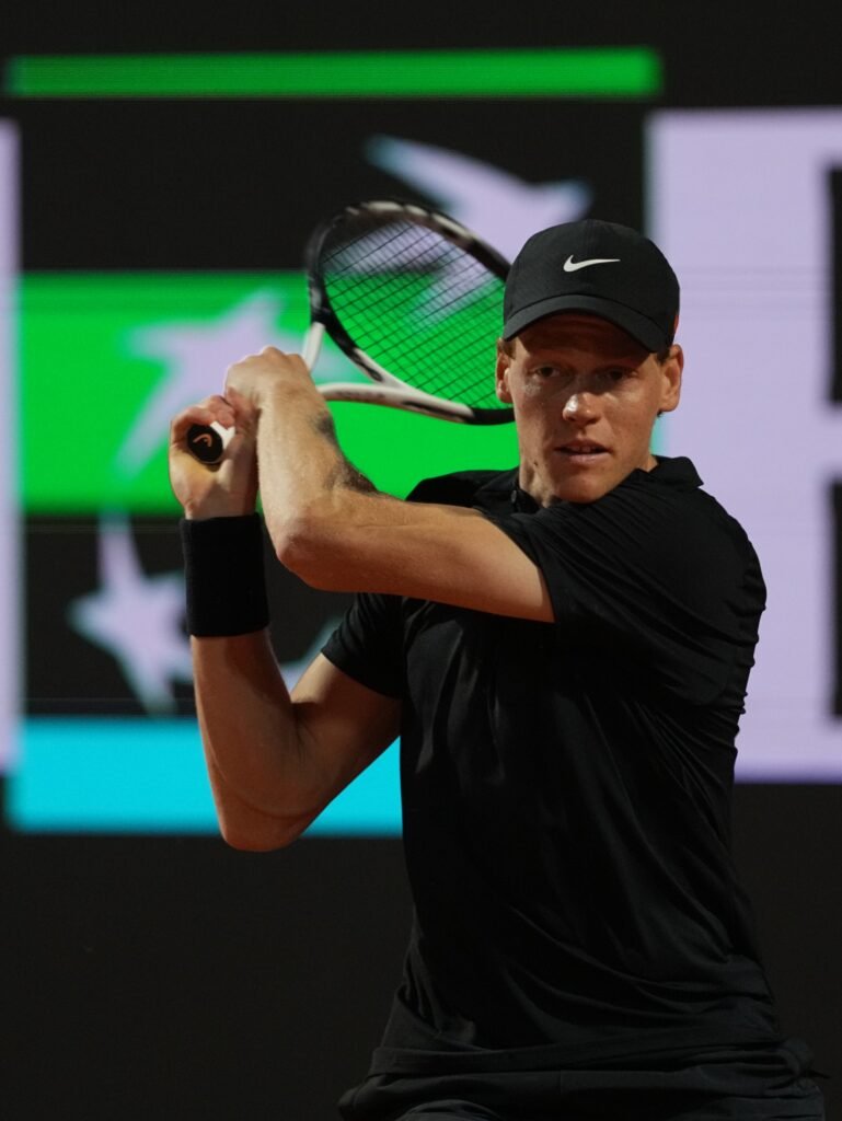 Jannik Sinner dá volta por cima, vence Tommy Paul e está na final do Masters 1000 de Roma