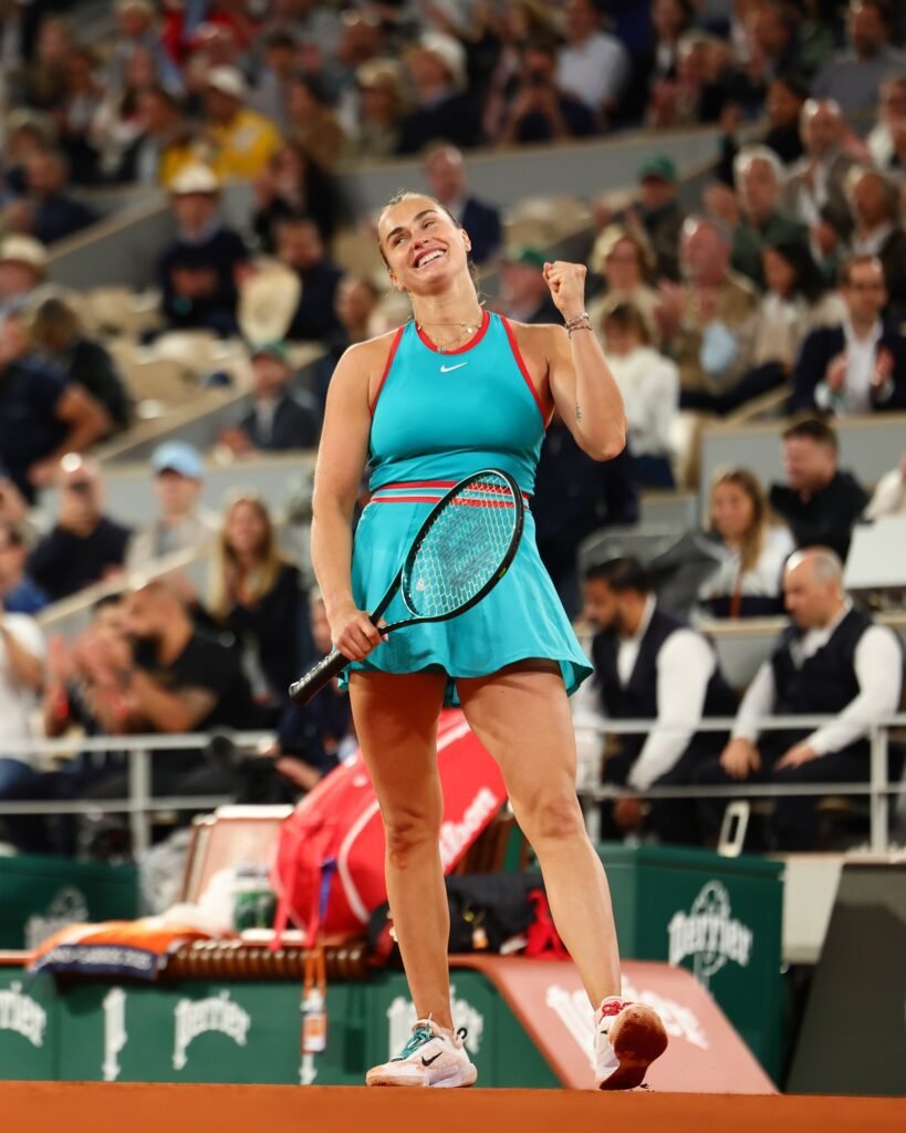 Aryna Sabalenka bate Iga Swiatek e é a primeira finalista de Roland Garros