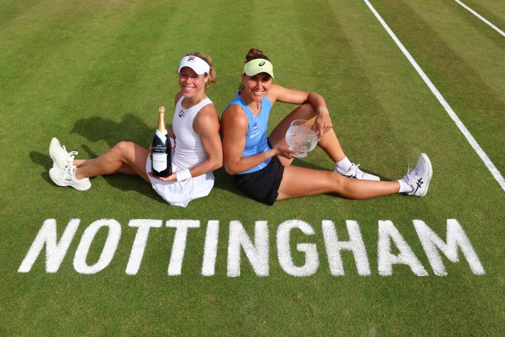 Bia Haddad e Laura Siegemund são campeãs nas duplas no WTA de Nottingham