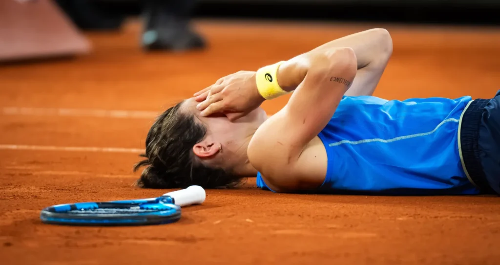 Lois Boisson segue fazendo história e avança às semifinais em Roland Garros