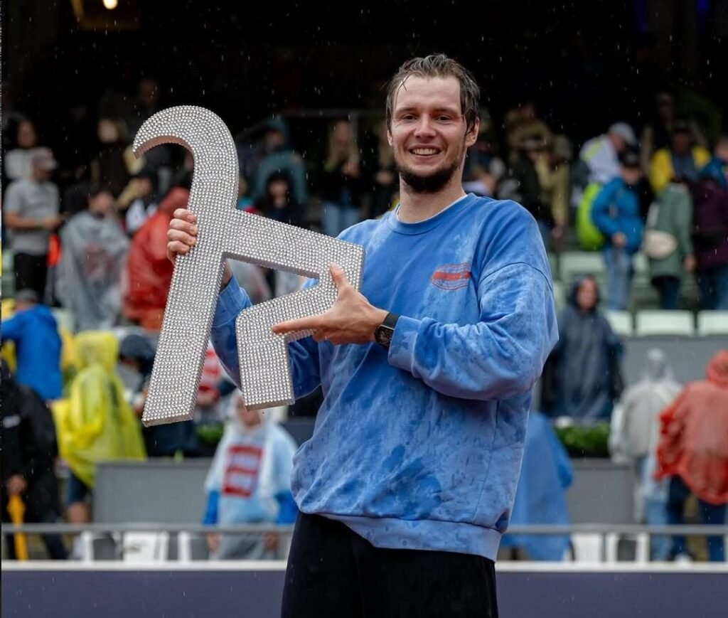 Alexander Bublik bate francês e conquista o título do ATP de Kitzbuhel