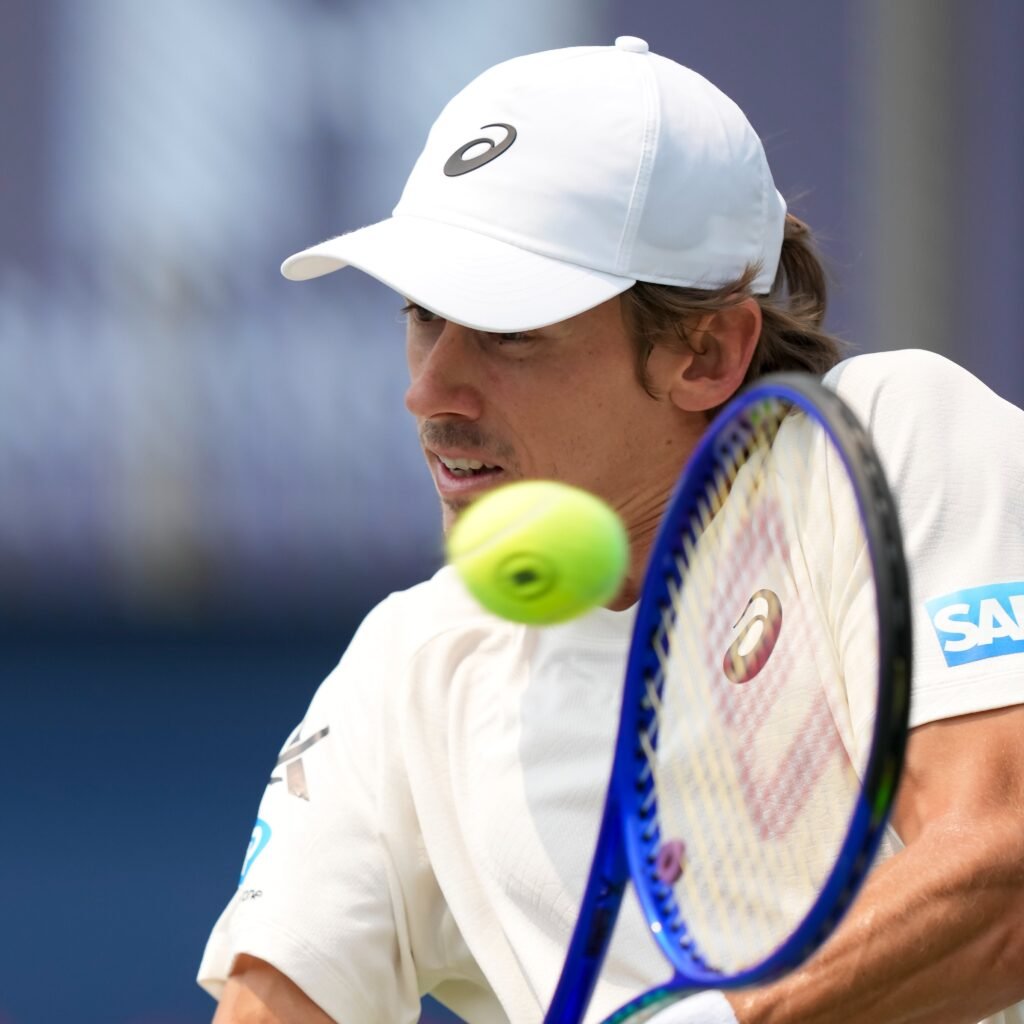 De Minaur vence Tiafoe e avança às quartas no Masters 1000 de Toronto
