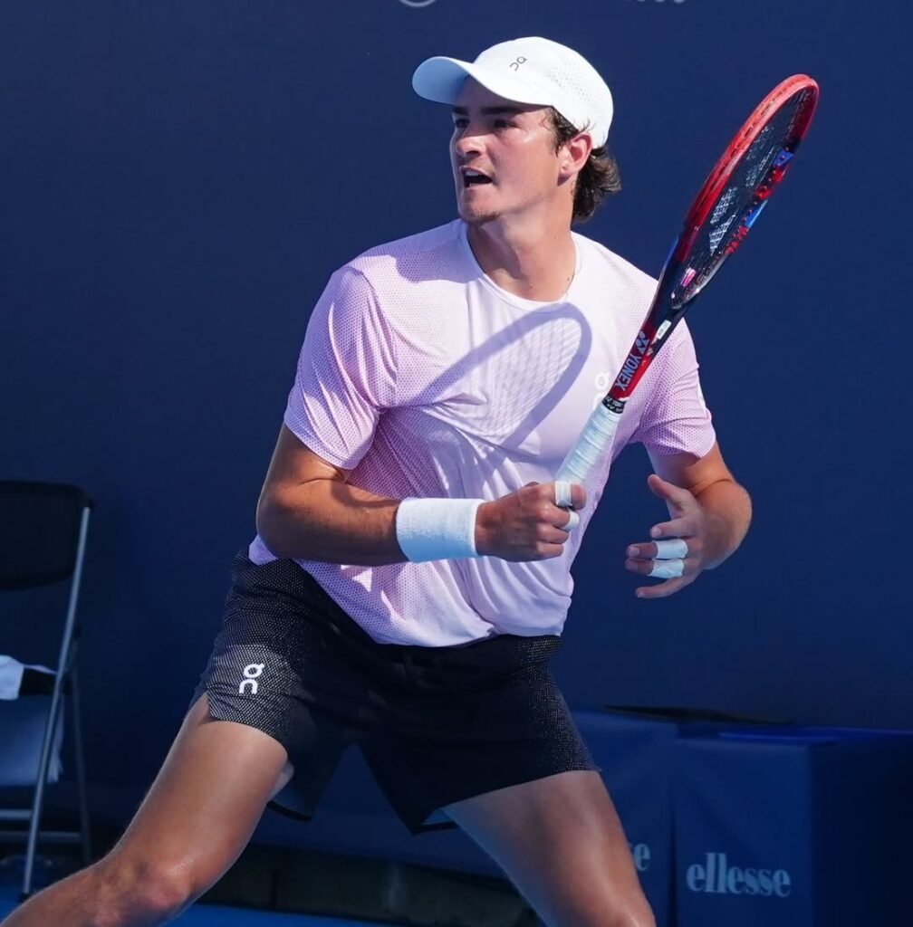 João Fonseca alcança melhor ranking da carreira e iguala marca de Flávio Saretta