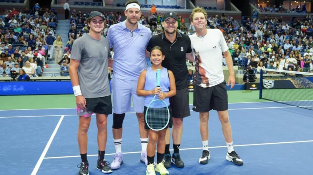 João Fonseca e Del Potro vencem Michelsen e Roddick em exibição no US Open