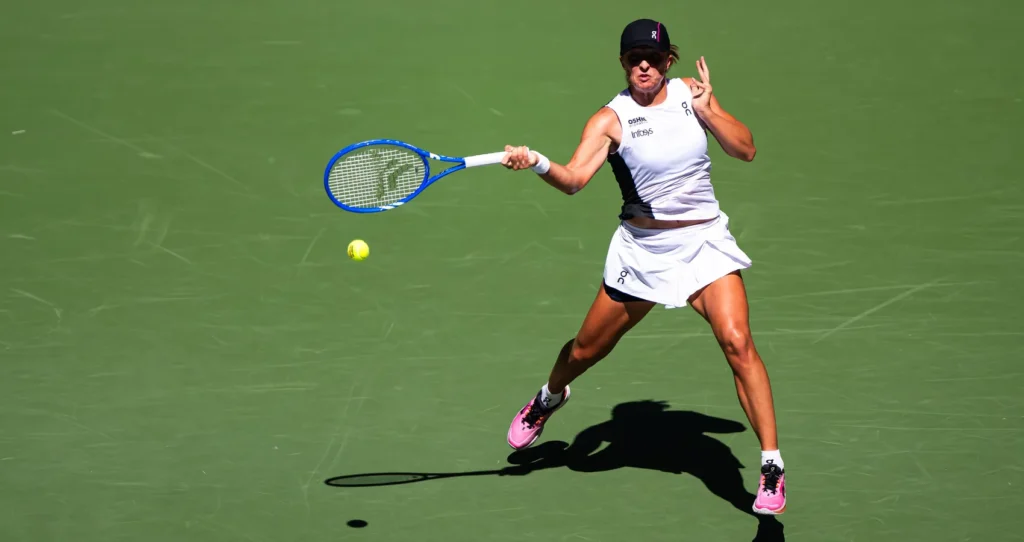 Iga Swiatek estreia com vitória no US Open e quebra recorde de Monica Seles
