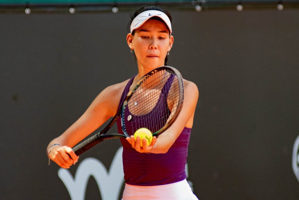 Julia Konishi vence confronto brasileiro e avança às oitavas no ITF W35 de São Paulo