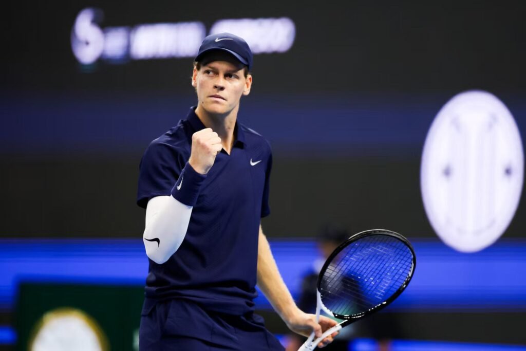 Jannik Sinner estreia com vitória tranquila no ATP de Pequim