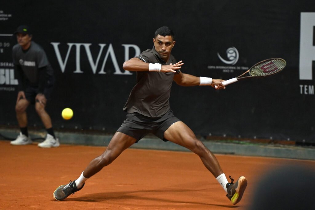 Thiago Monteiro estreia com vitória no Challenger de Curitiba