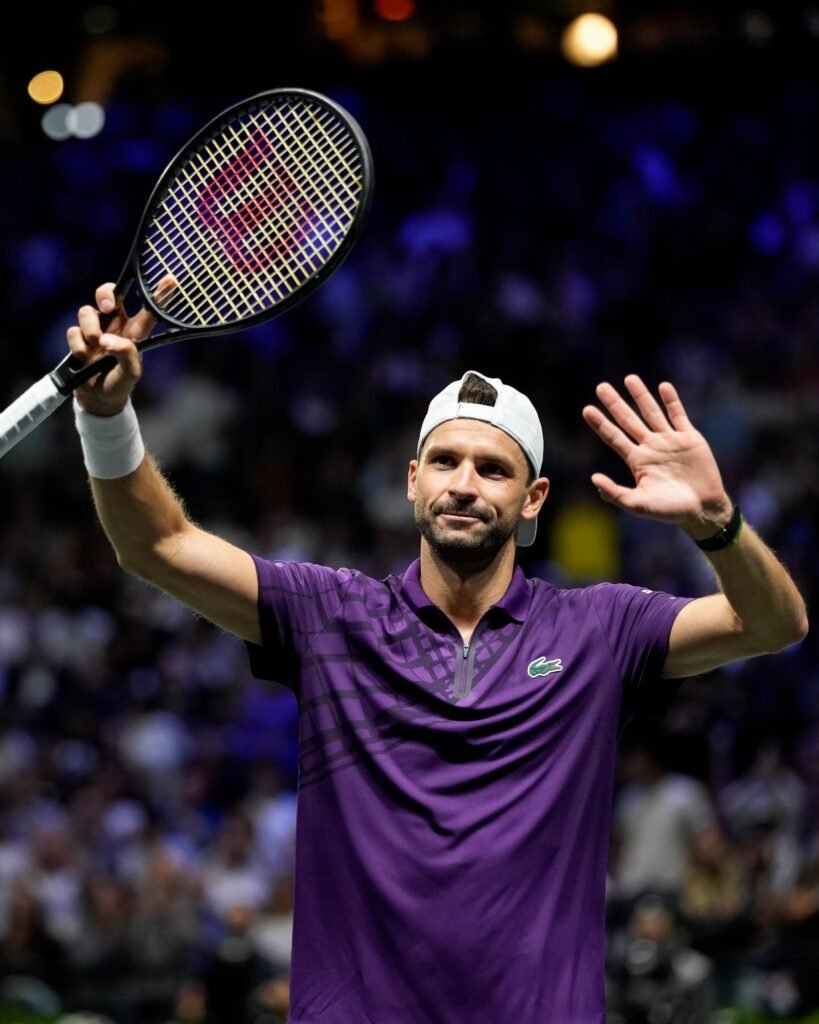 Dimitrov desiste do Masters de Paris, Vacherot vence primo novamente e avança às oitavas