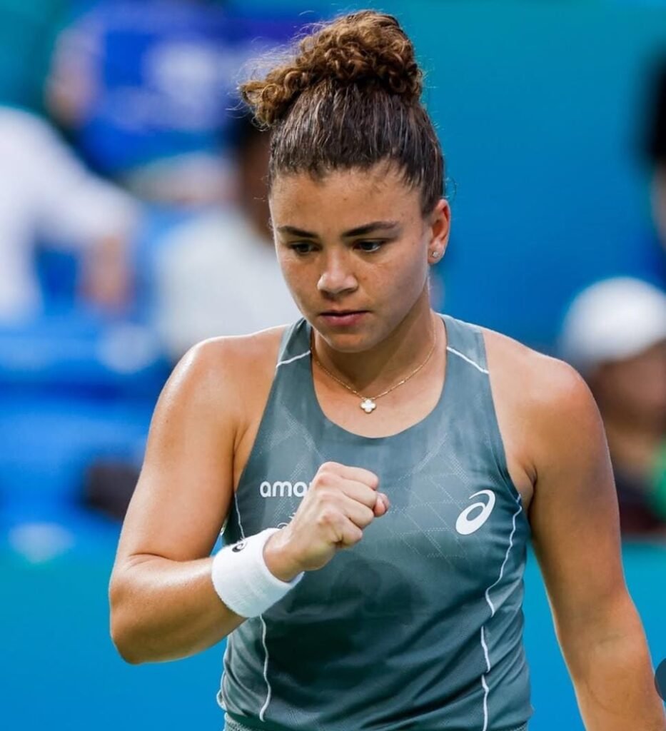 Paolini e Rybakina avançam às quartas em Ningbo e seguem na briga pelo WTA Finals