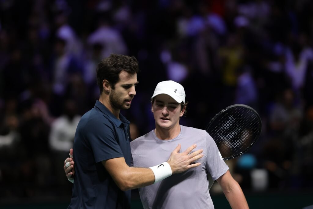 João Fonseca analisa derrota para Kachanov e cita busca por consistência no circuito