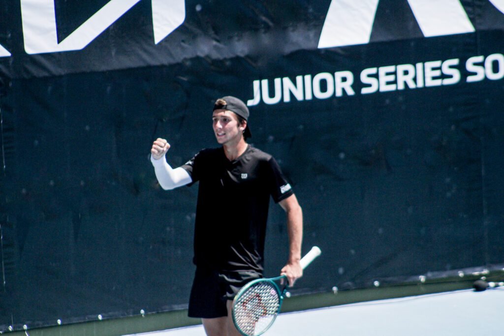 Leonardo Storck e Nathalia Tourinho avançam à final do Australian Open Junior Series