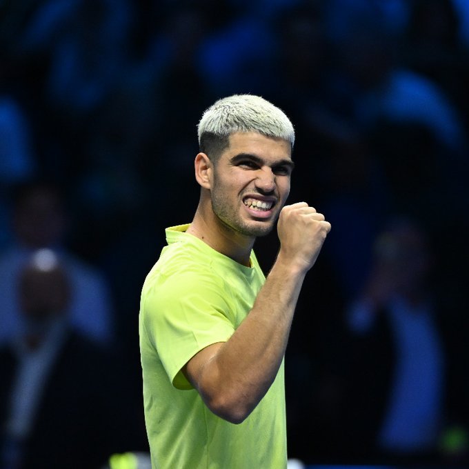 Alcaraz vence Fritz no ATP Finals e fica perto de garantir o número 1 do mundo