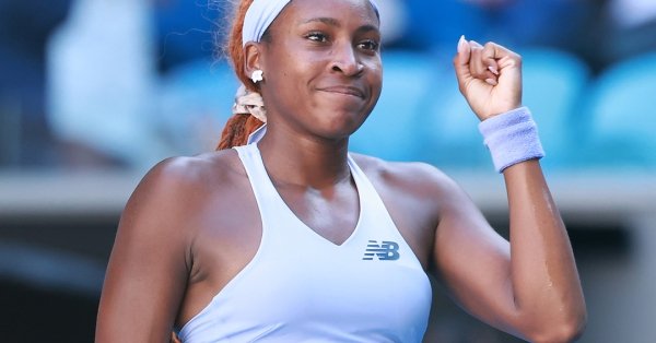Coco Gauff tem trabalho, mas vence compatriota e está nas oitavas do Australian Open