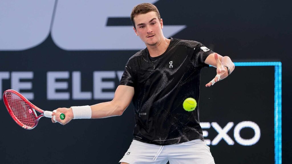 João Fonseca cai uma posição no ranking da ATP; Veja colocação dos brasileiros