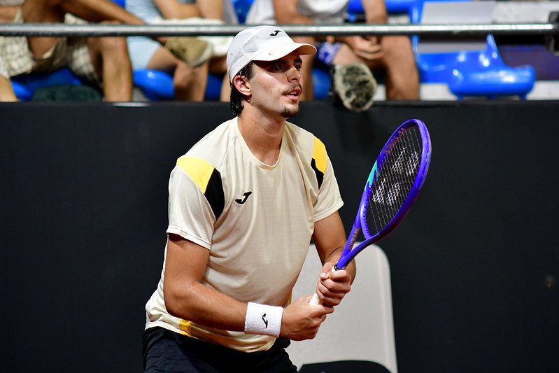 Atual bicampeão, Sebastian Baez é eliminado por Jaime Faria no Rio Open