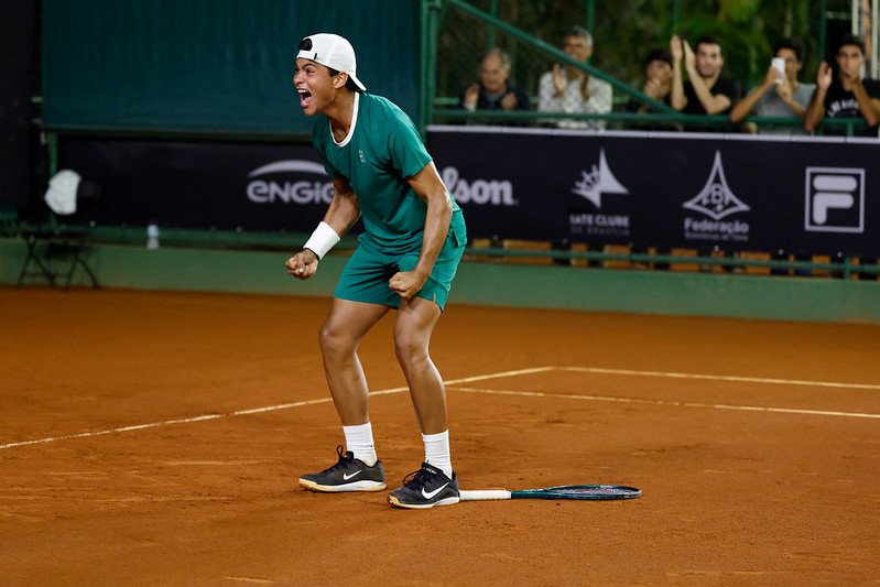 Guto Miguel levanta a torcida e estreia com vitória no Challenger de Brasília