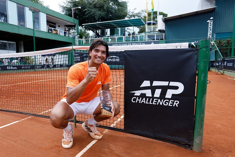 Henrique Rocha conquista o título do Challenger de Brasília