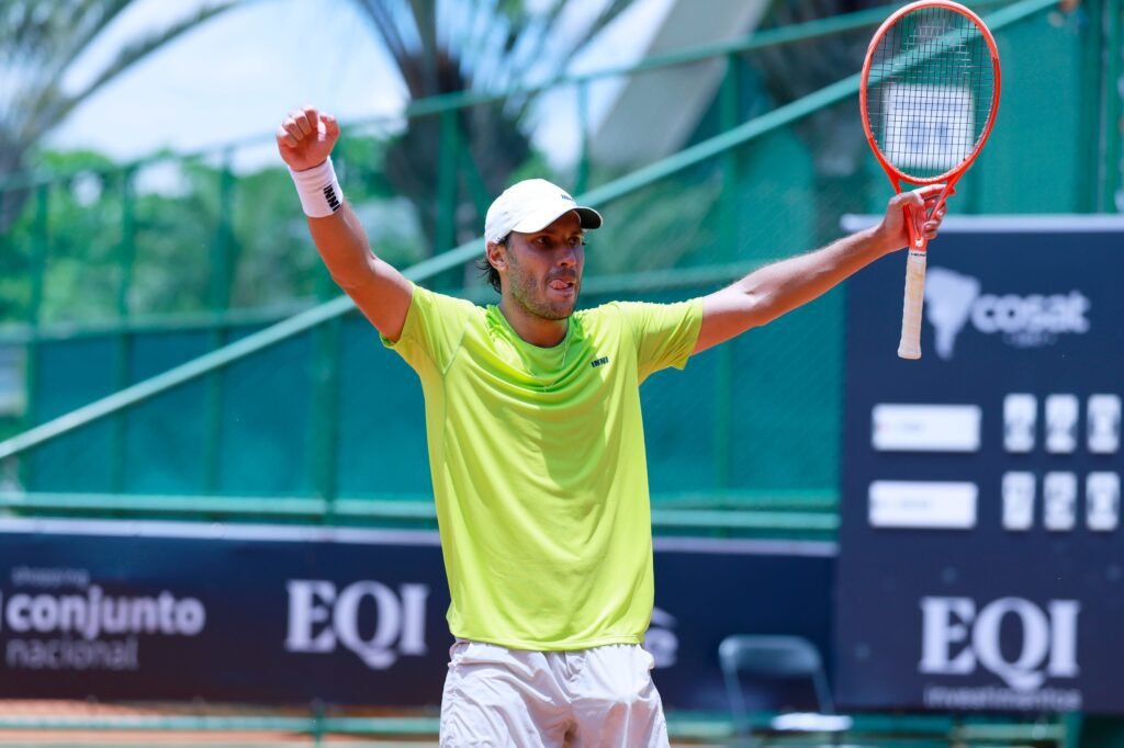 Eduardo Ribeiro avança às quartas do Challenger de Brasília