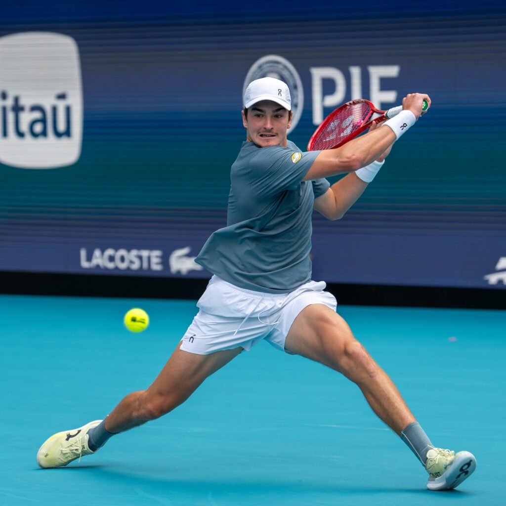 João Fonseca é eliminado por Carlos Alcaraz no Masters 1000 de Miami