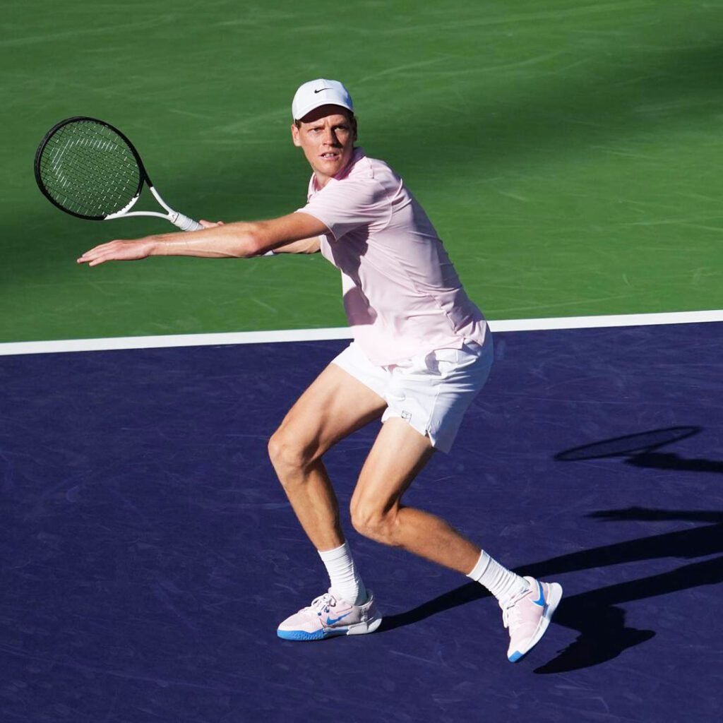 Sinner vence Shapovalov e pode enfrentar João Fonseca em Indian Wells