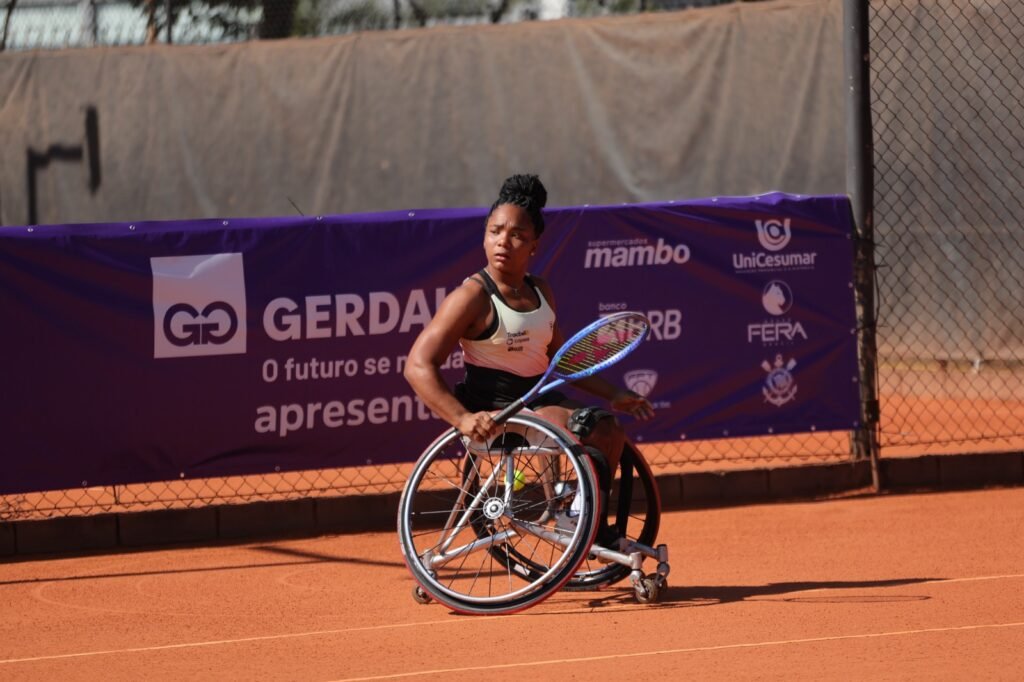 Vitória Miranda disputará torneio internacional de tênis em cadeira de rodas em São Paulo
