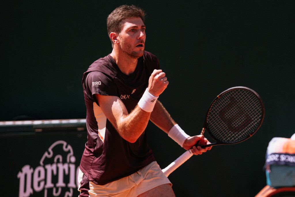 Marcelo Demoliner repete João Fonseca e avança às quartas nas duplas em Roland Garros