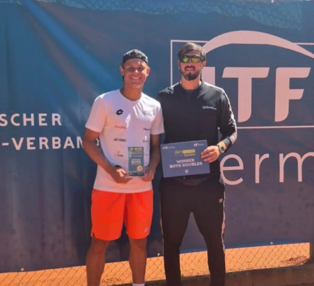 Livas Damázio é campeão de duplas no J300 de Bamberg, na Alemanha