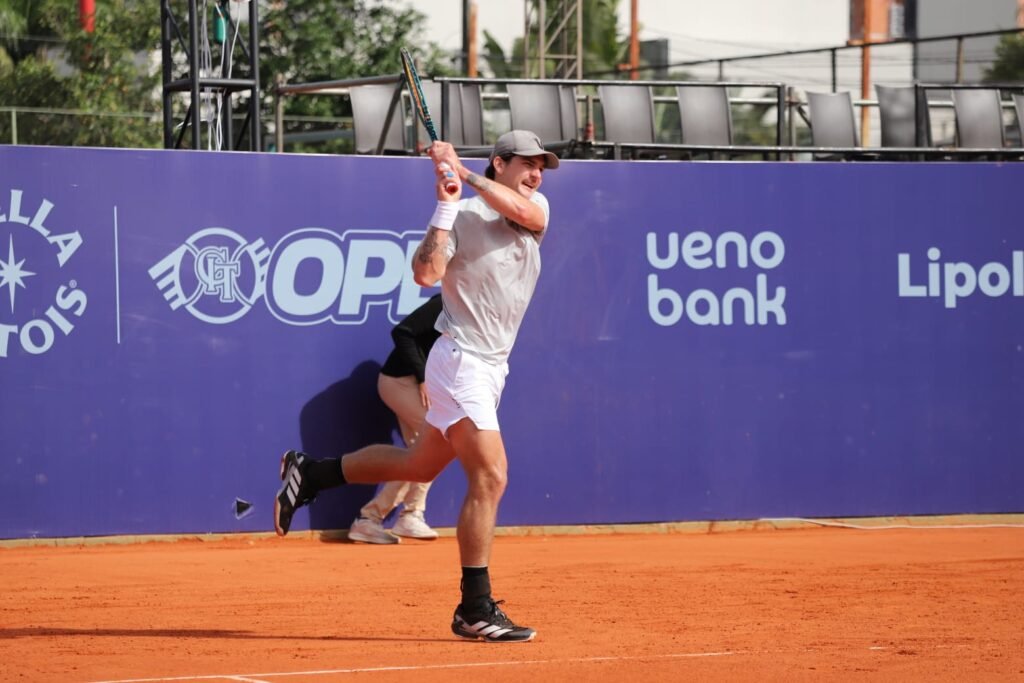 Thiago Wild vence convidado local na estreia no Challenger de Assunção