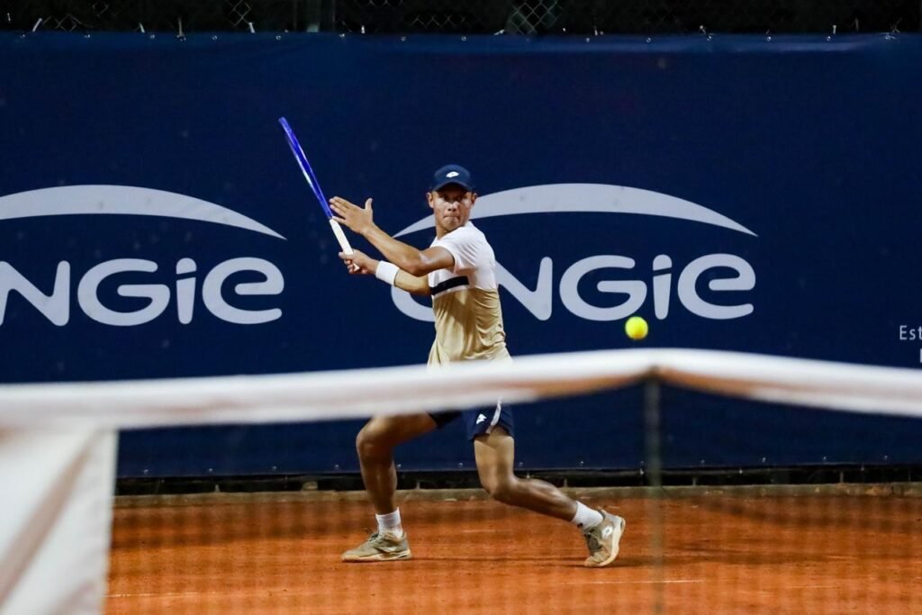 Livas Damázio se torna o primeiro sul-americano nascido em 2010 a pontuar na ATP