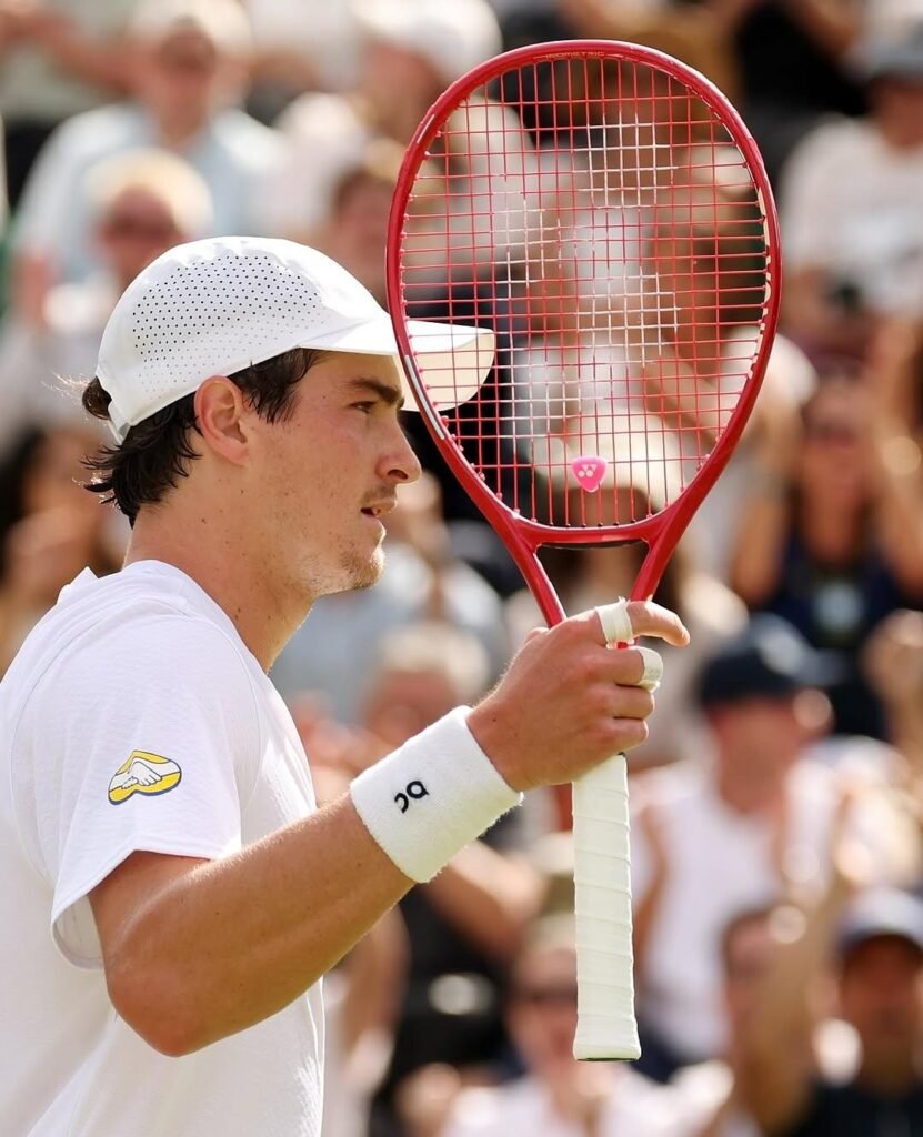 Definido o horário do jogo entre João Fonseca e Roman Safiullin em Wimbledon nesta sexta