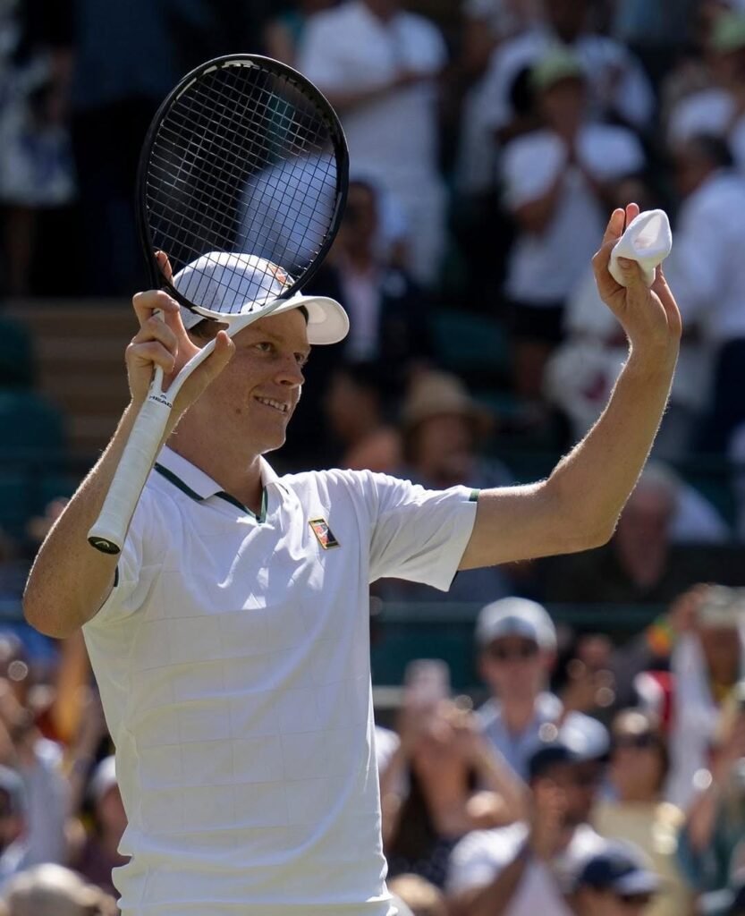 Sinner avança às quartas em Wimbledon e pode enfrentar Djokovic