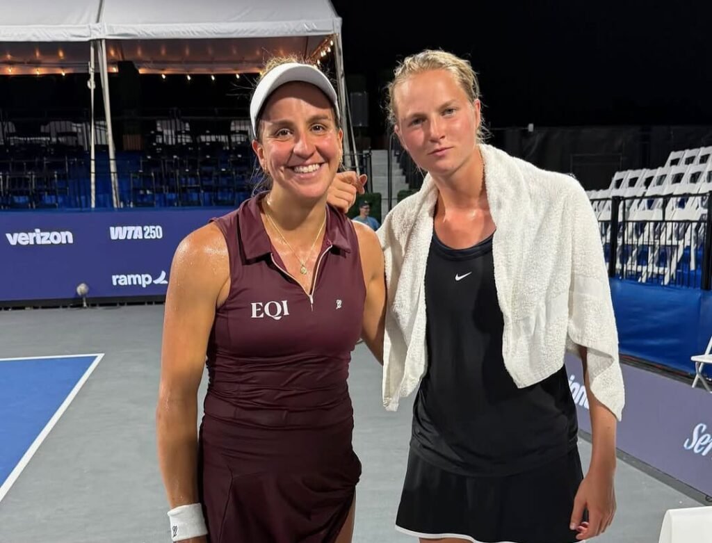 Ingrid Martins salva match-point e vai às quartas no WTA de Memphis 