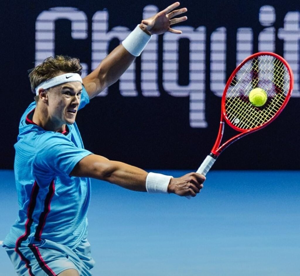 Holger Rune vence a primeira após 11 meses e avança no ATP da Basiléia